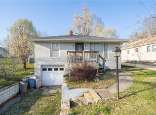 2101 Oscar St, Saint Joseph, MO 64505