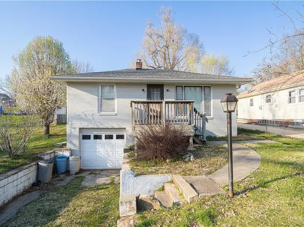 2101 Oscar St, Saint Joseph, MO 64505