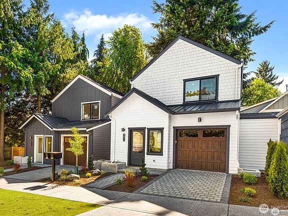 2nd image of 5615 43rd Avenue NE