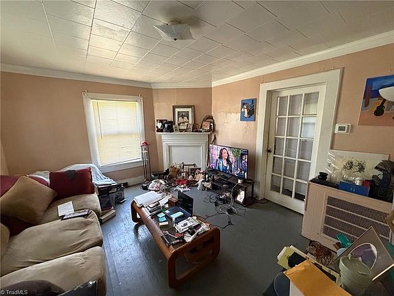 2nd image of 705 S Ohenry Blvd