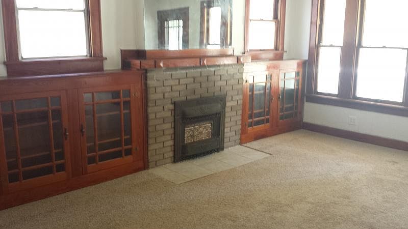 1st image of 2706 Meadowbrook Dr