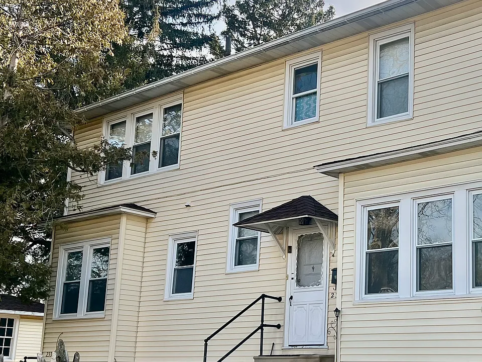 2729 Cedar Ln #3