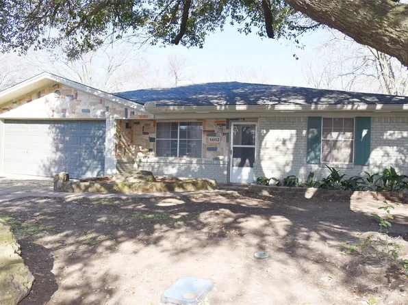 1602 Lexington Dr, Corsicana, TX 75110