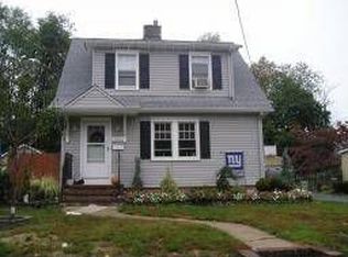 1142 S 9th St, South Plainfield, NJ 07080