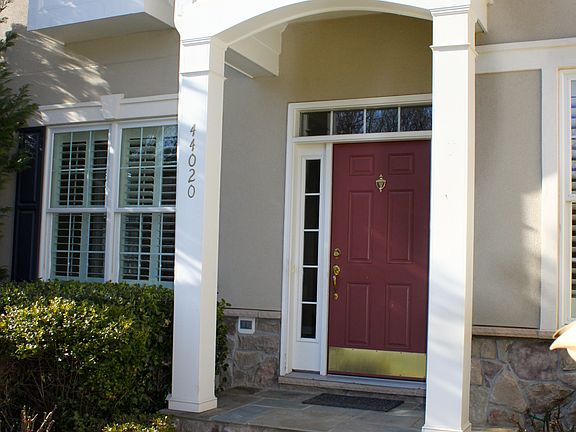 2nd image of 44020 Riverpoint Dr