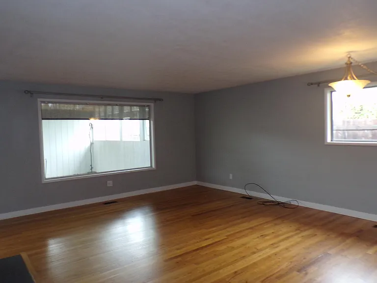2740 NW Stewart St — Photo 20