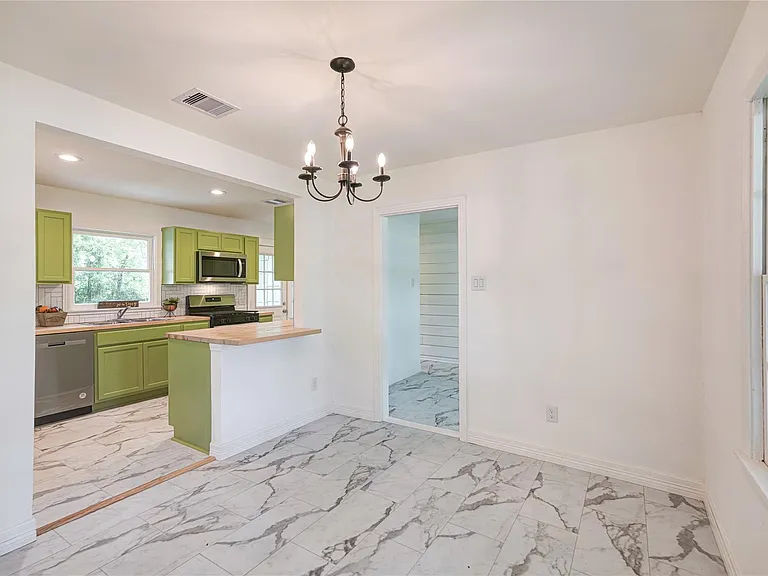 1319 Elm St — Photo 11
