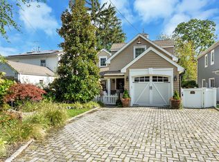 44 Sagamore Hill Dr, Port Washington, NY