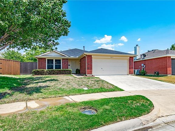 2nd image of 2217 Crown View Dr