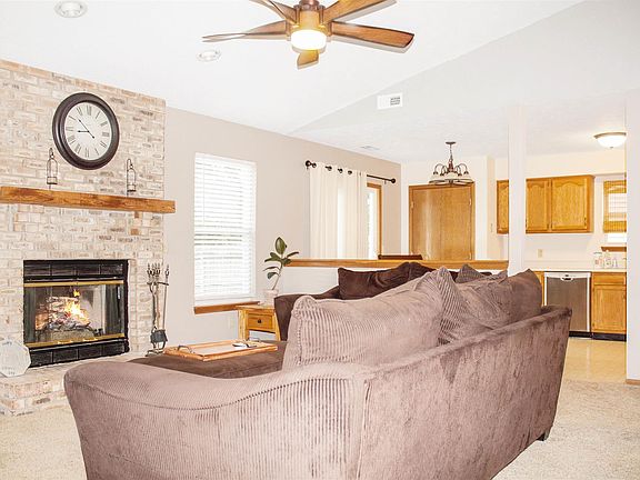 3rd image of 3146 Chelmsford Dr