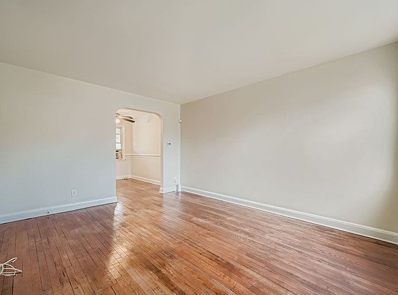 3rd image of 571 Welbrook Rd