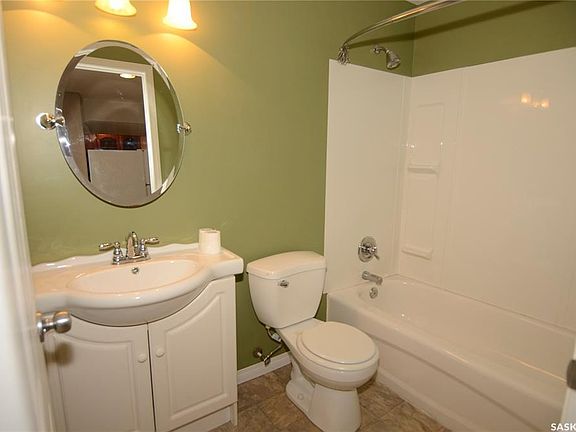 4th image of 1206 6th Ave N #B