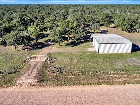 3rd image of 1922 County Road 14