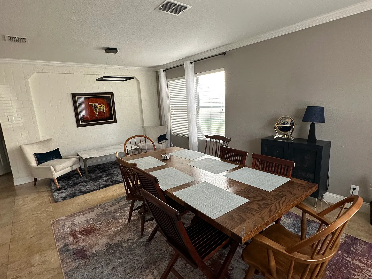 4 bed, 2.5 bath, 2595 sqft, $2,400 — Photo 4