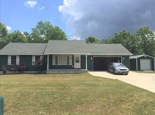 3911 Driftwood Dr, Cadillac, MI 49601