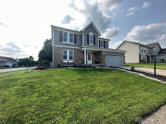 3rd image of 925 Decker Dr