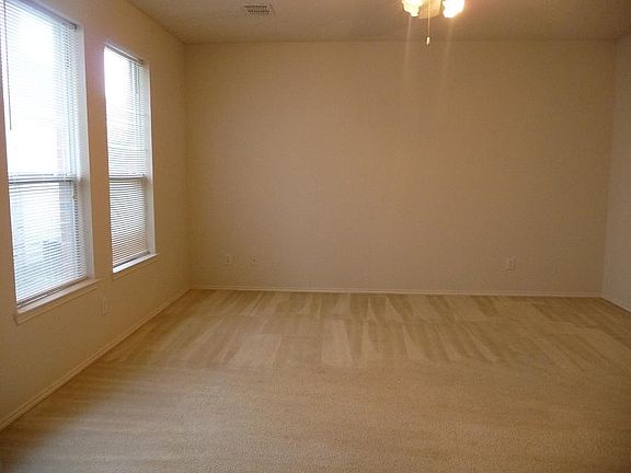 5th image of 2036 Fox Glen Dr