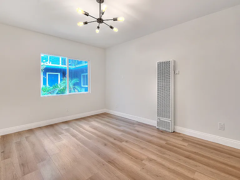 2830 S Sepulveda — Photo 23