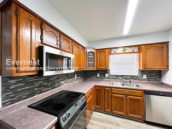 2nd image of 8541 Bridgewood Dr