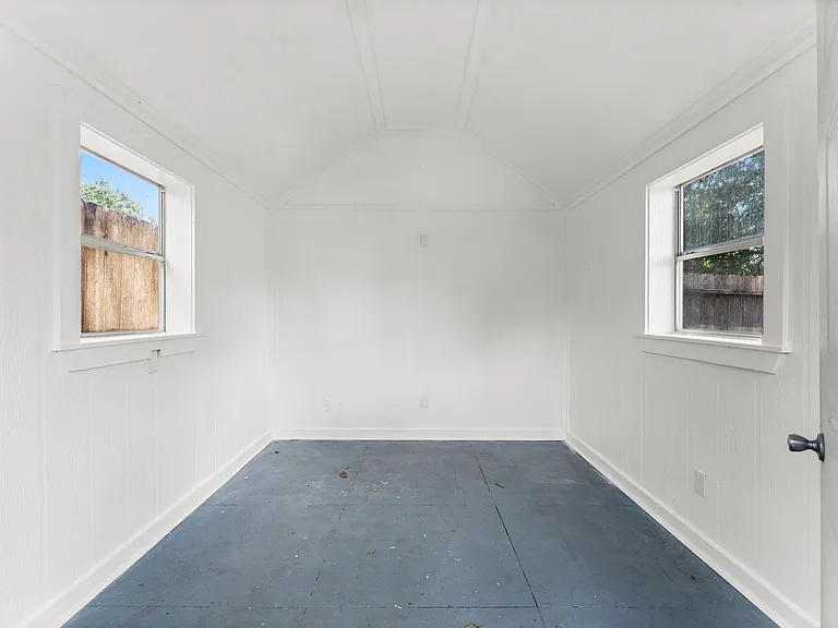 351 Fantasy Ln — Photo 33