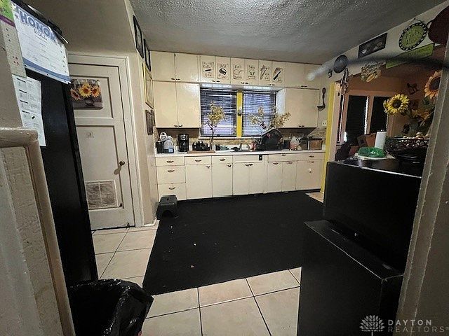 2nd image of 319 W Hudson Ave