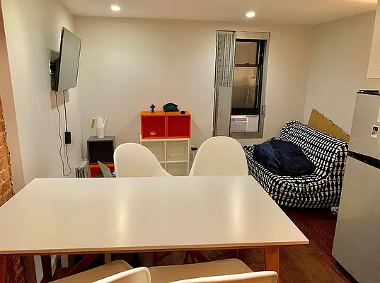 Rented by Heritage Realty LLC | media 4