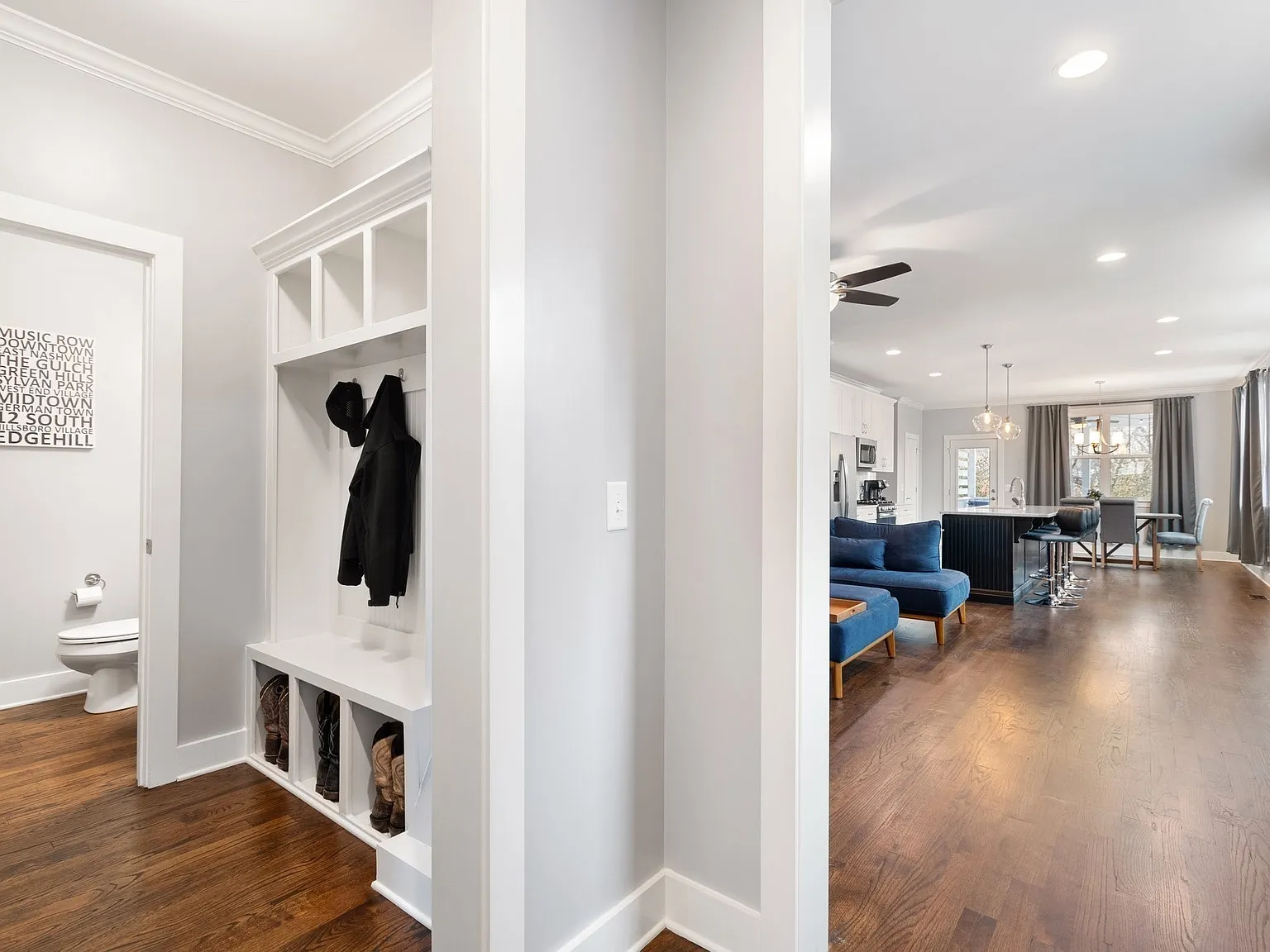 3 bed, 2.5 bath, 2317 sqft, $4,600 — Photo 3