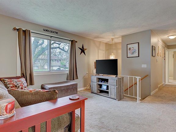 5th image of 130 Glenbrook Dr
