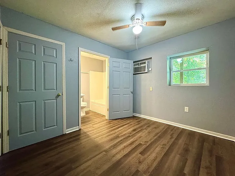 Unit Photo