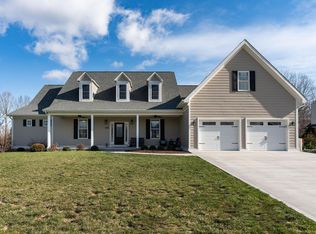 154 Jaspers Ln, Stuarts Draft, VA 24477