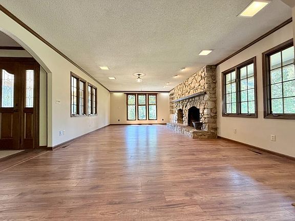 4th image of 103 Sidney Dr