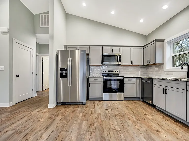 629 Prescott Ave #1 — Photo 2