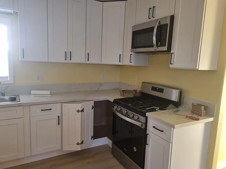 Kitchen with all brand new appliance
