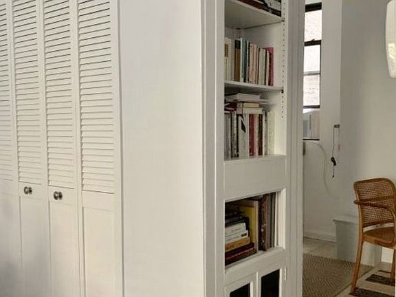 5th image of 204 W 98th St APT 2I