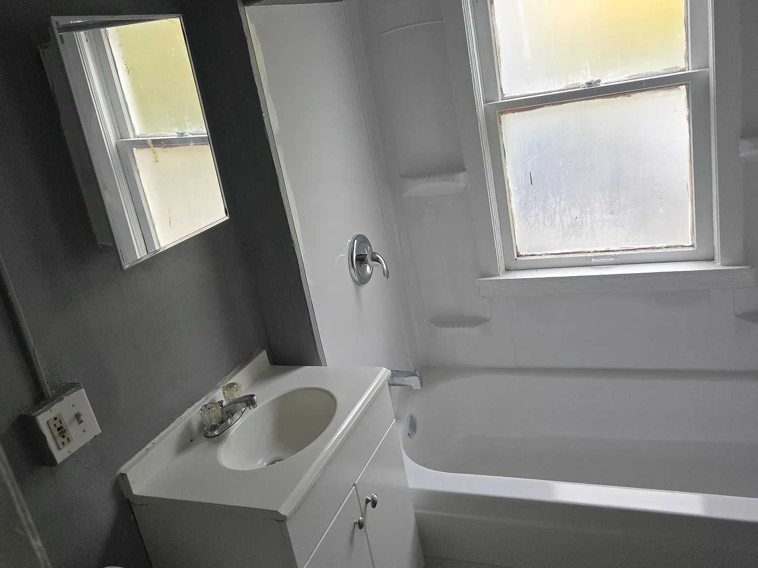 2 bed, 700 sqft, $750 — Photo 4