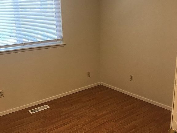 2nd image of 5633 Mount Tahoma Ct SE