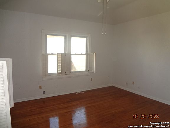 5th image of 316 W CYPRESS ST