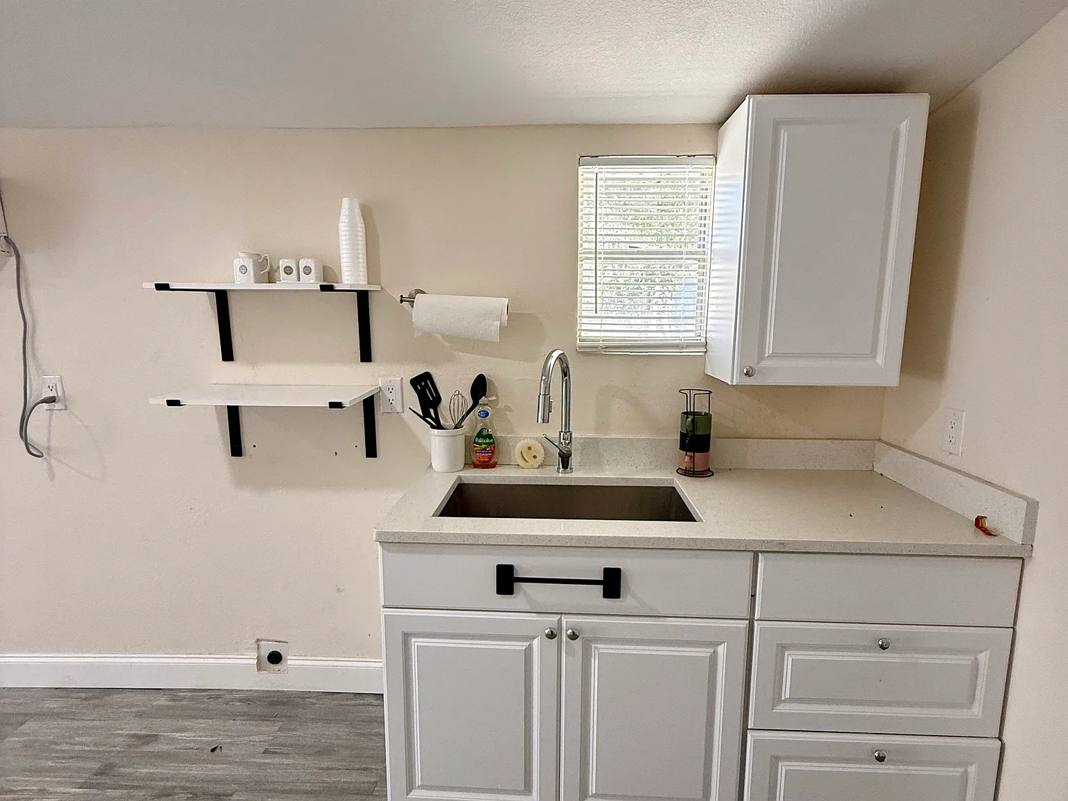Renovated Efficiency For Rent Available Now — Photo 3