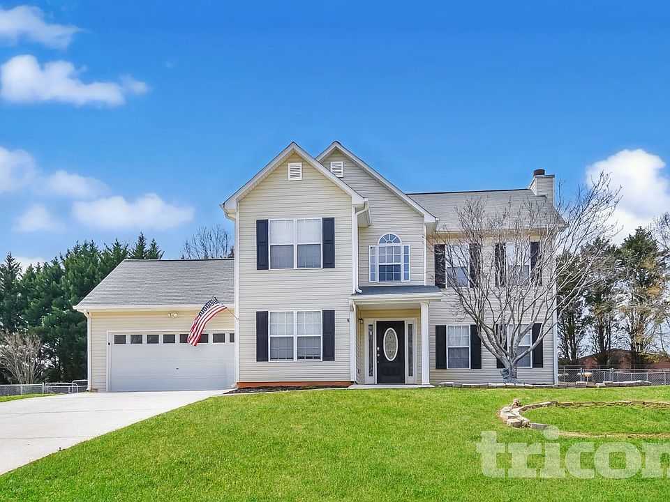 1st image of 224 Stone Creek Dr