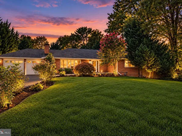 7608 Quintana Ct, Bethesda, MD 20817