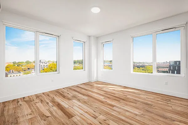 Living room, photo 1