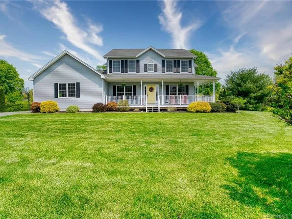 34 Turnberry Court, Southington, CT 06479