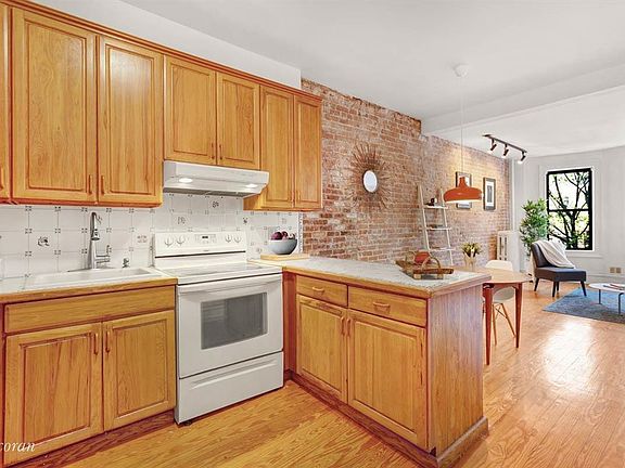 3rd image of 392 8th St APT 2R