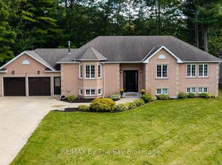 29 Downer Cres, Wasaga Beach, ON L9Z1C3