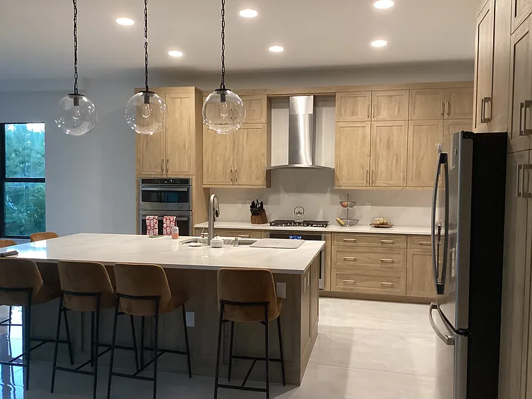 Alderson Ave — Photo 8