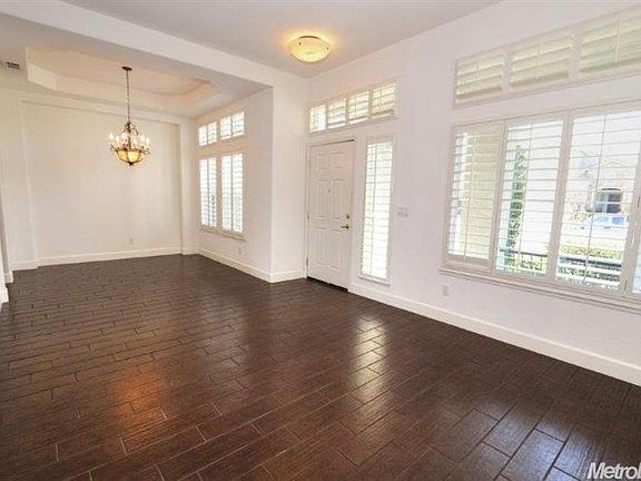 3rd image of 3333 Malcolm Isl St