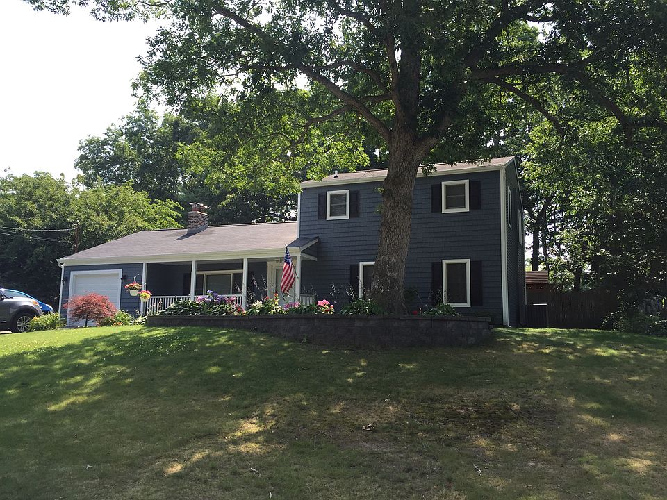 1st image of 14 Hemlock Dr