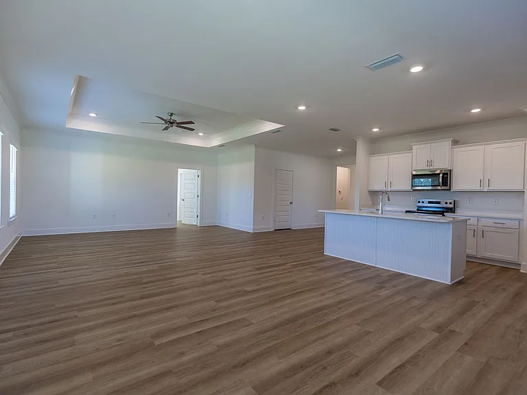 501 Huller Ave — Photo 6