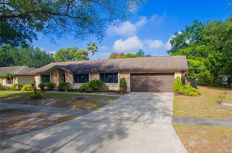 1st image of 812 Coquina Ct