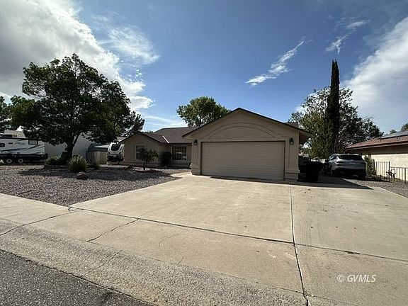 3rd image of 960 W 16th St